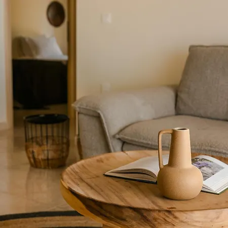 Lithos Willa Vlachata